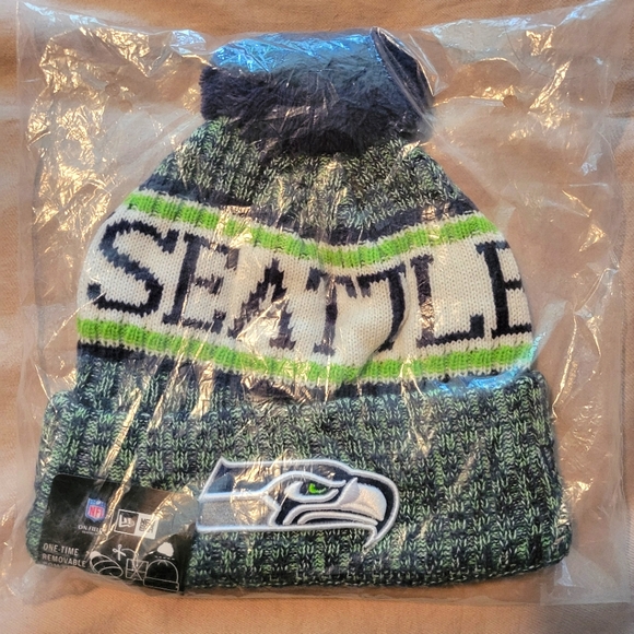 NWT Seattle Seahawks Marl Cuffed Knit Hat with Pom - Picture 2 of 4